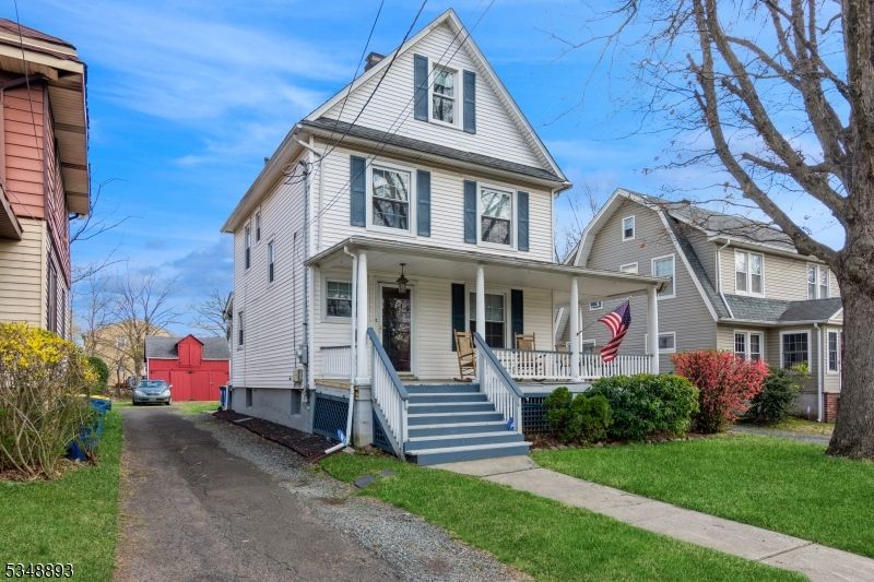 62 Mountain Ave