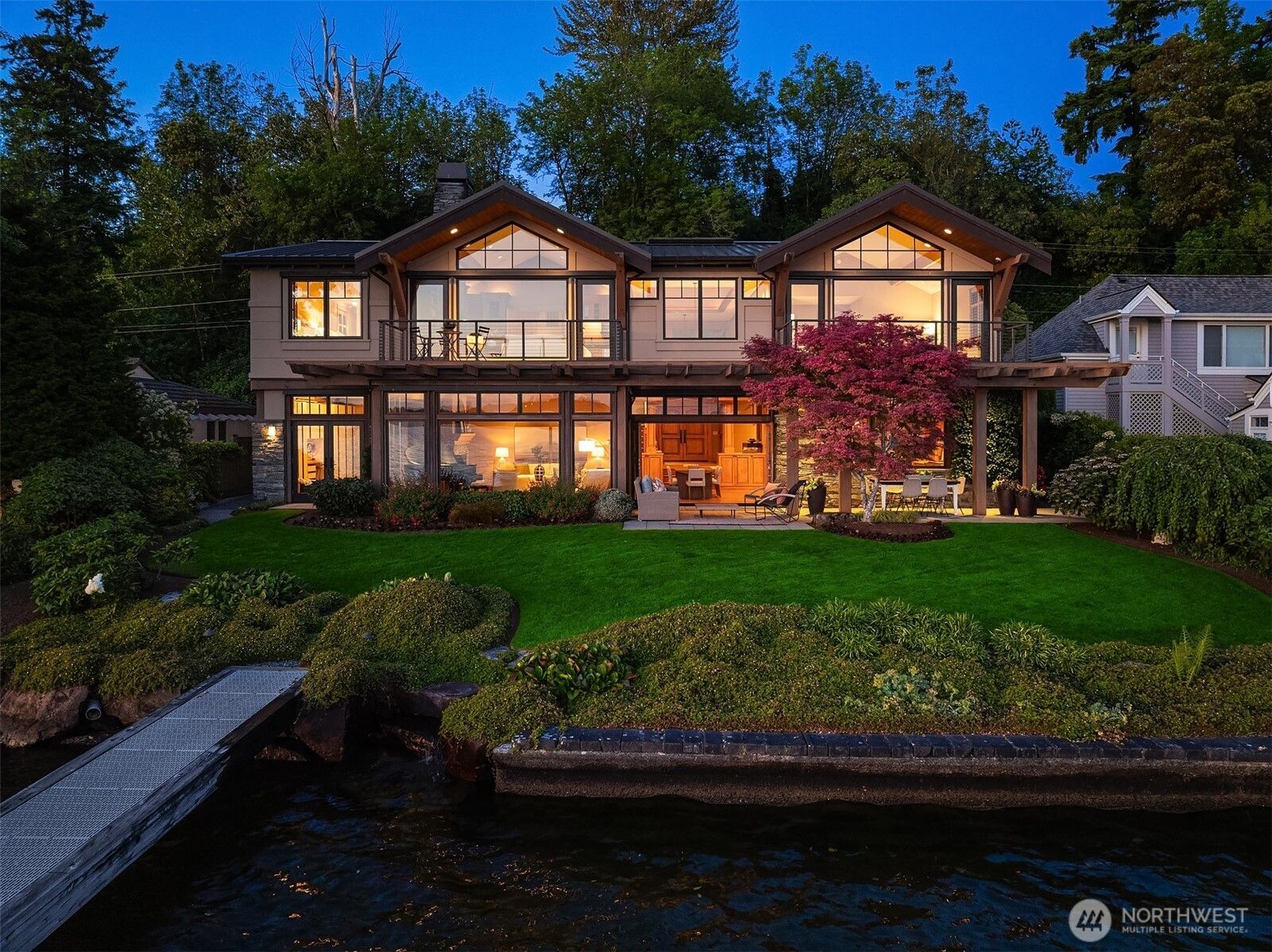 245 Lake Avenue W