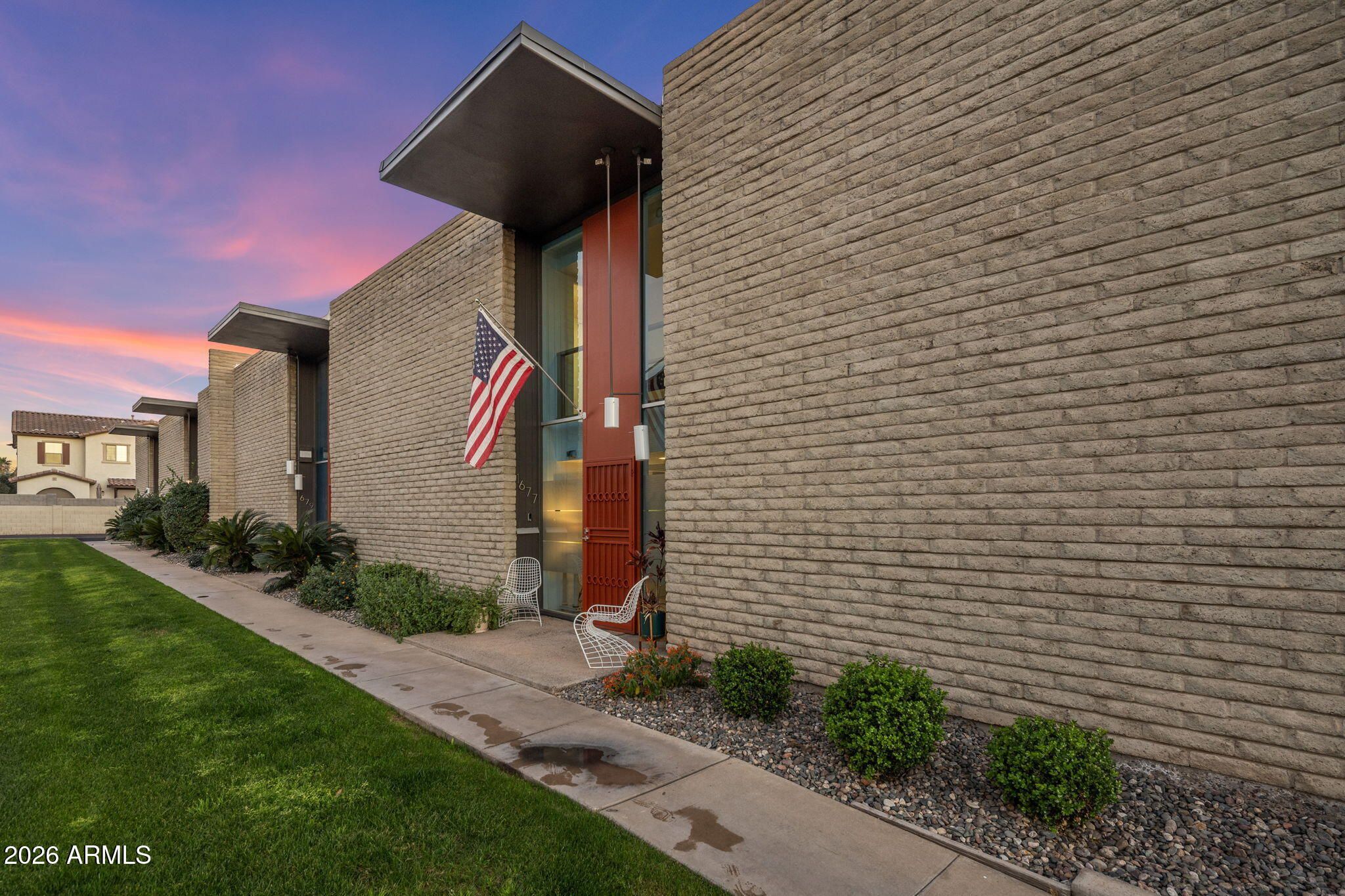 1677 E Maryland Avenue