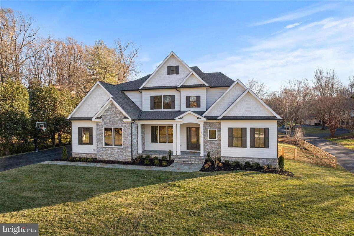 8407 Holly Leaf Drive