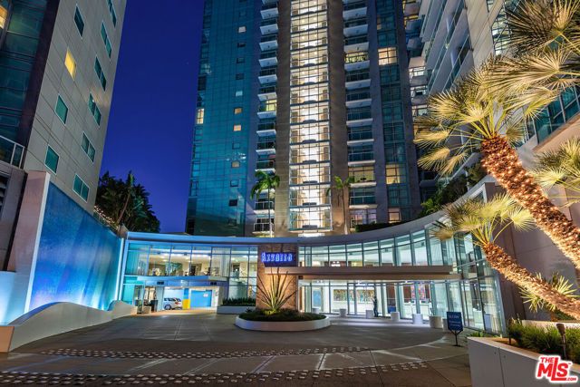 13700 Marina Pointe Drive 1219