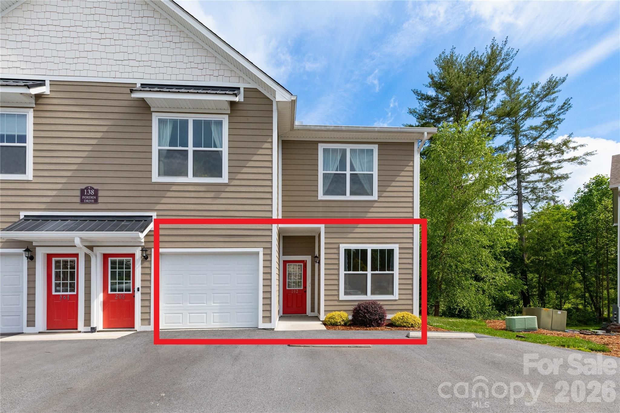 138 Foxden Drive 102