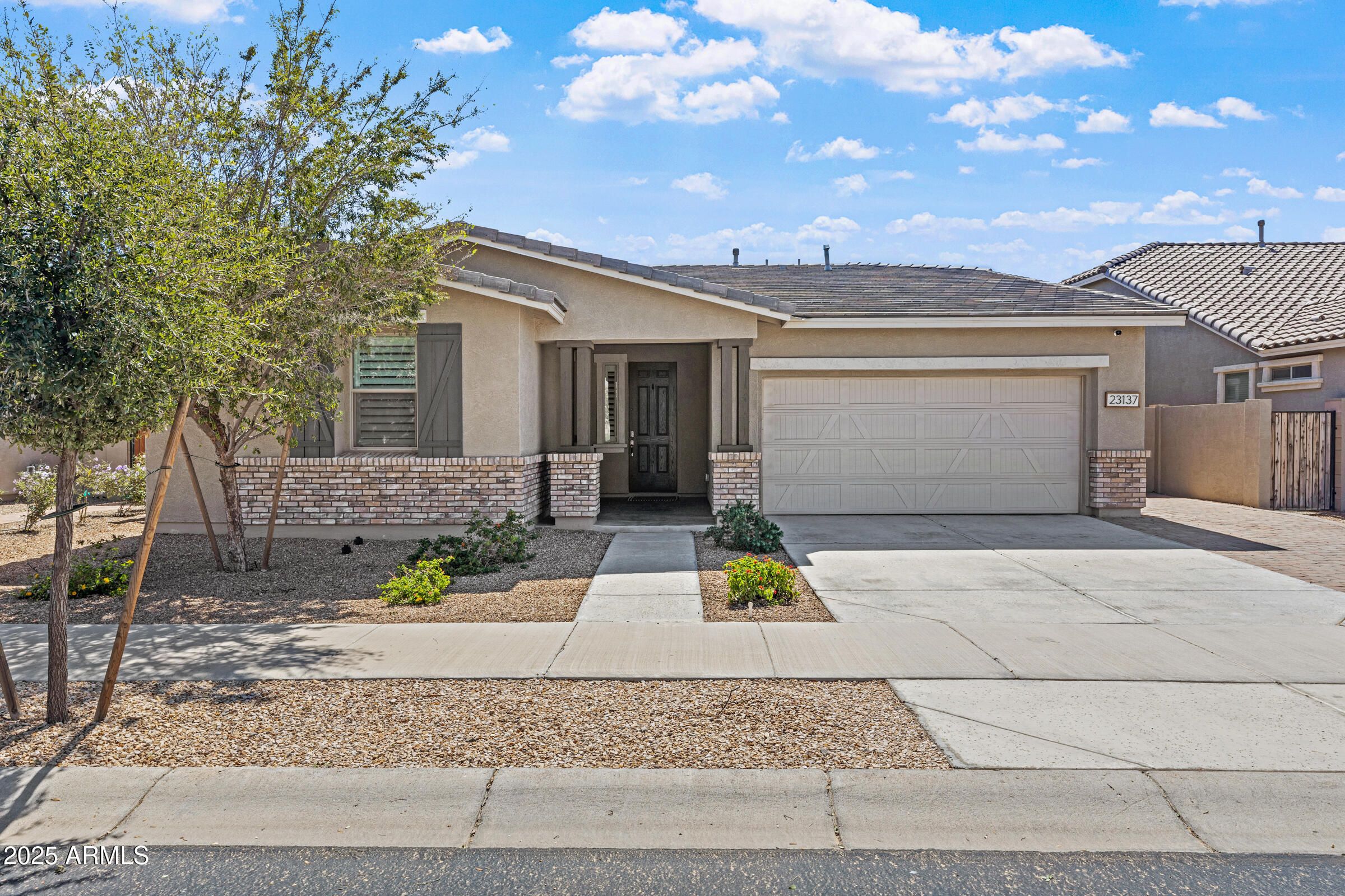 23137 E Camina Buena Vista