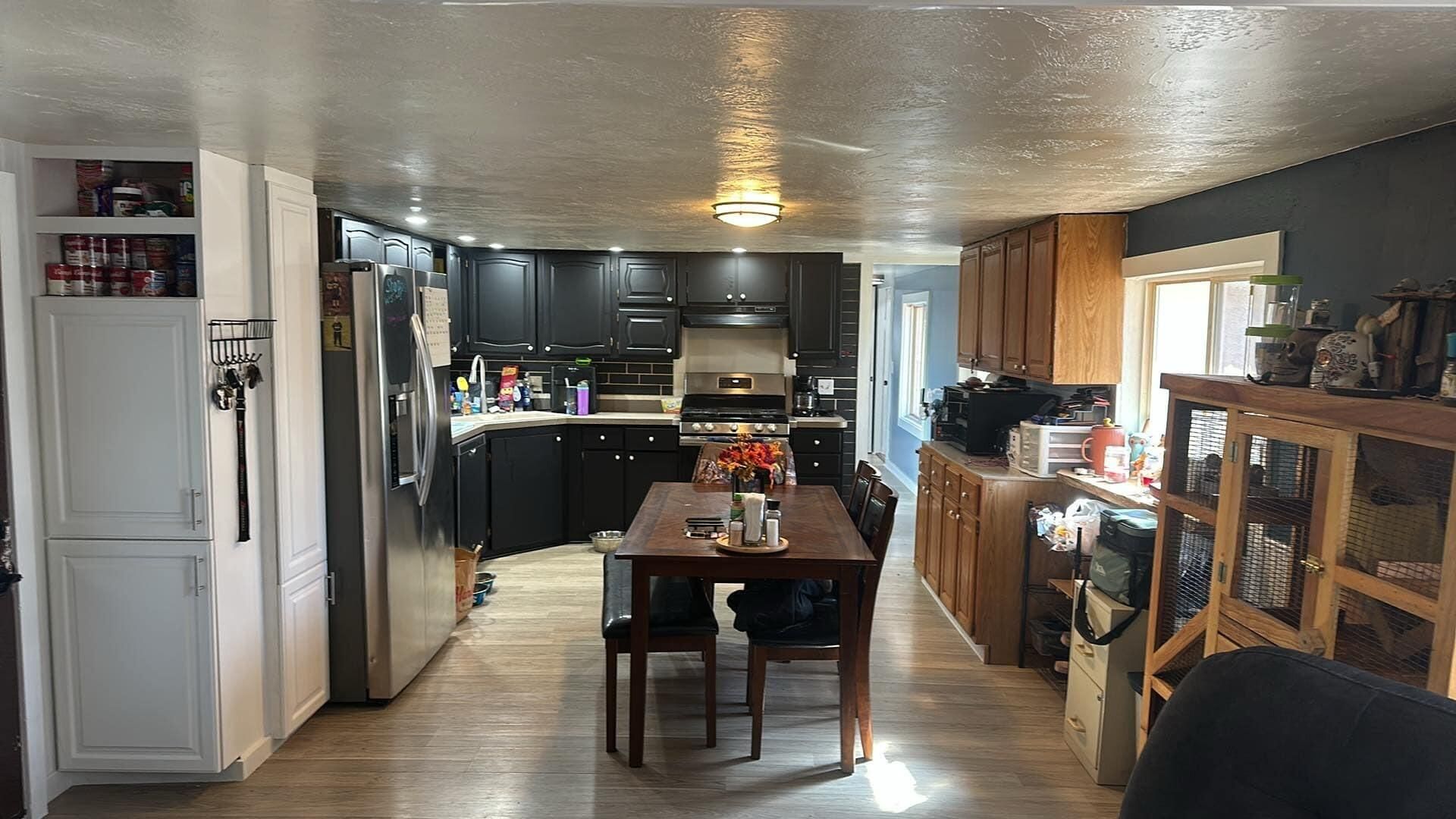 727 W Lakewood