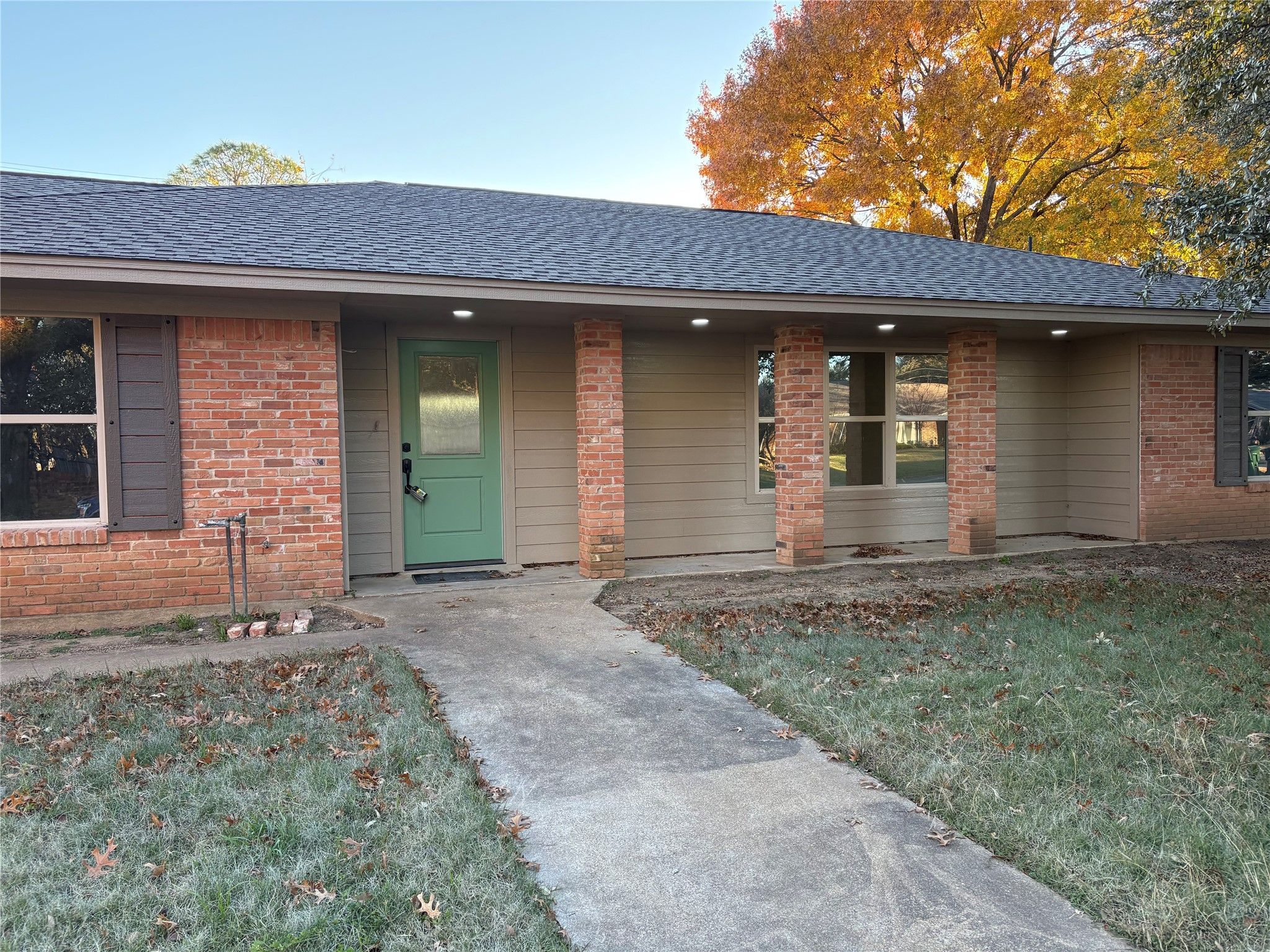 2303 Royal Acres Drive