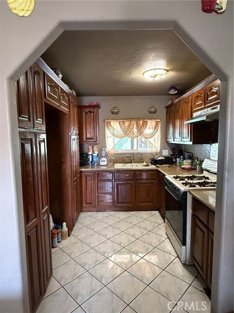 777 S Temescal Street 14