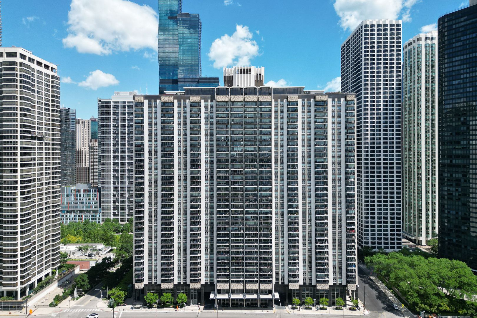 400 E Randolph Street 1622