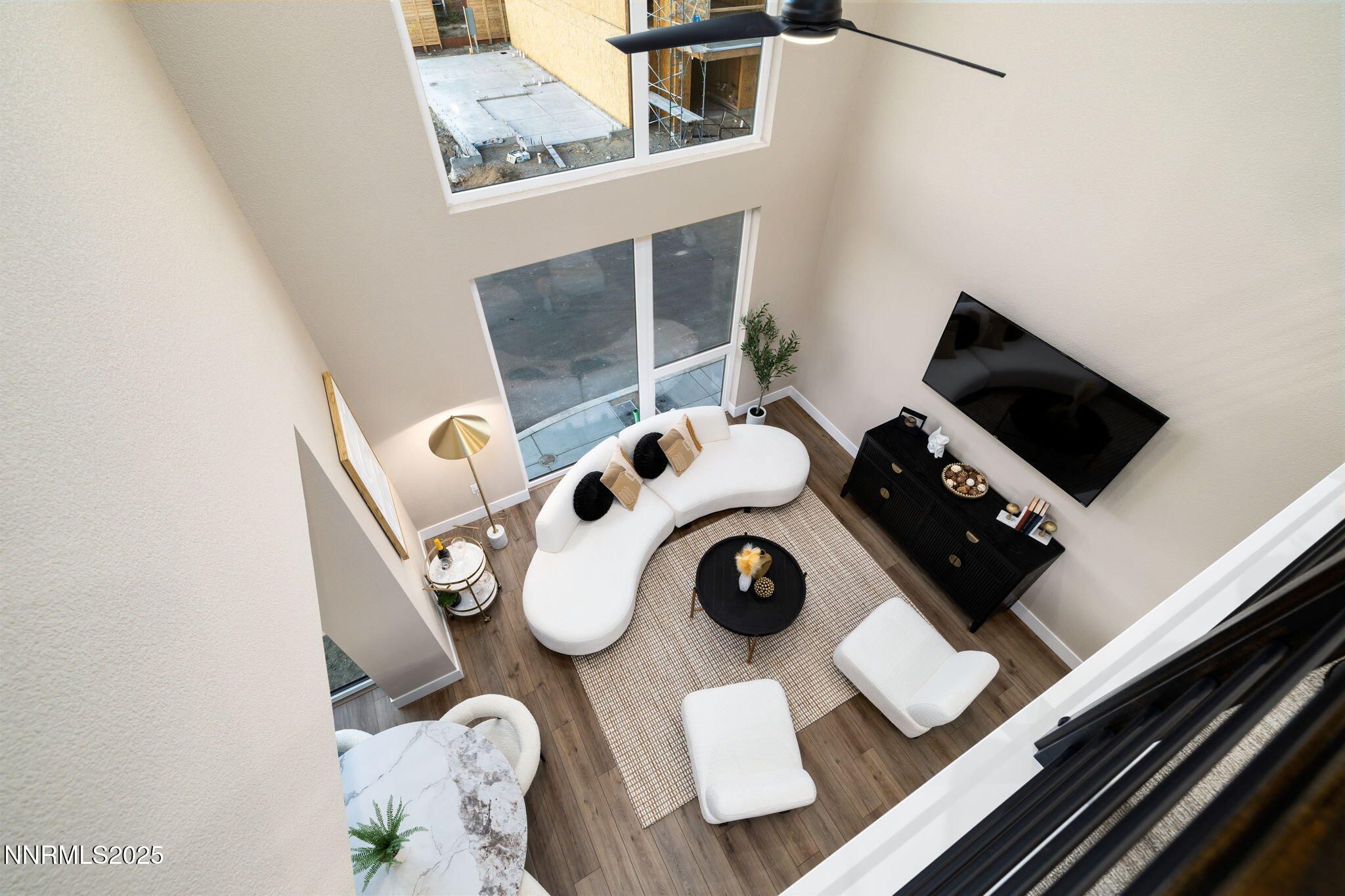 3818 Lakeside Drive 10