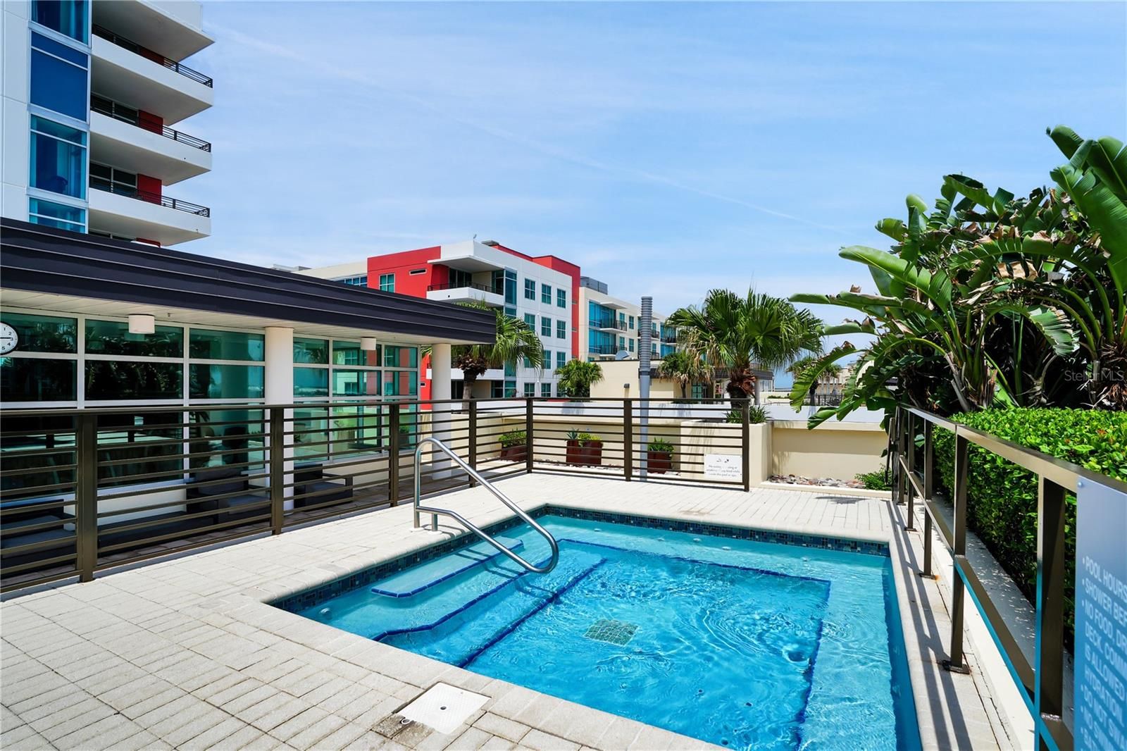 1120 E Kennedy Boulevard 827