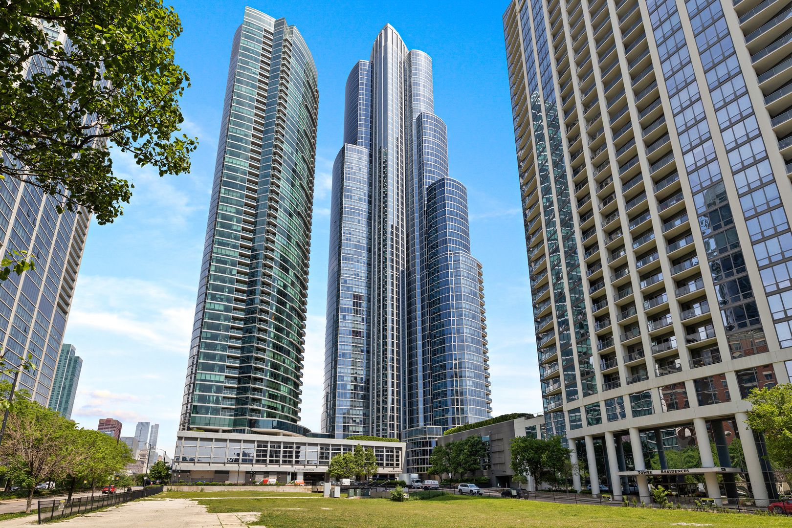 1211 S Prairie Avenue 3205