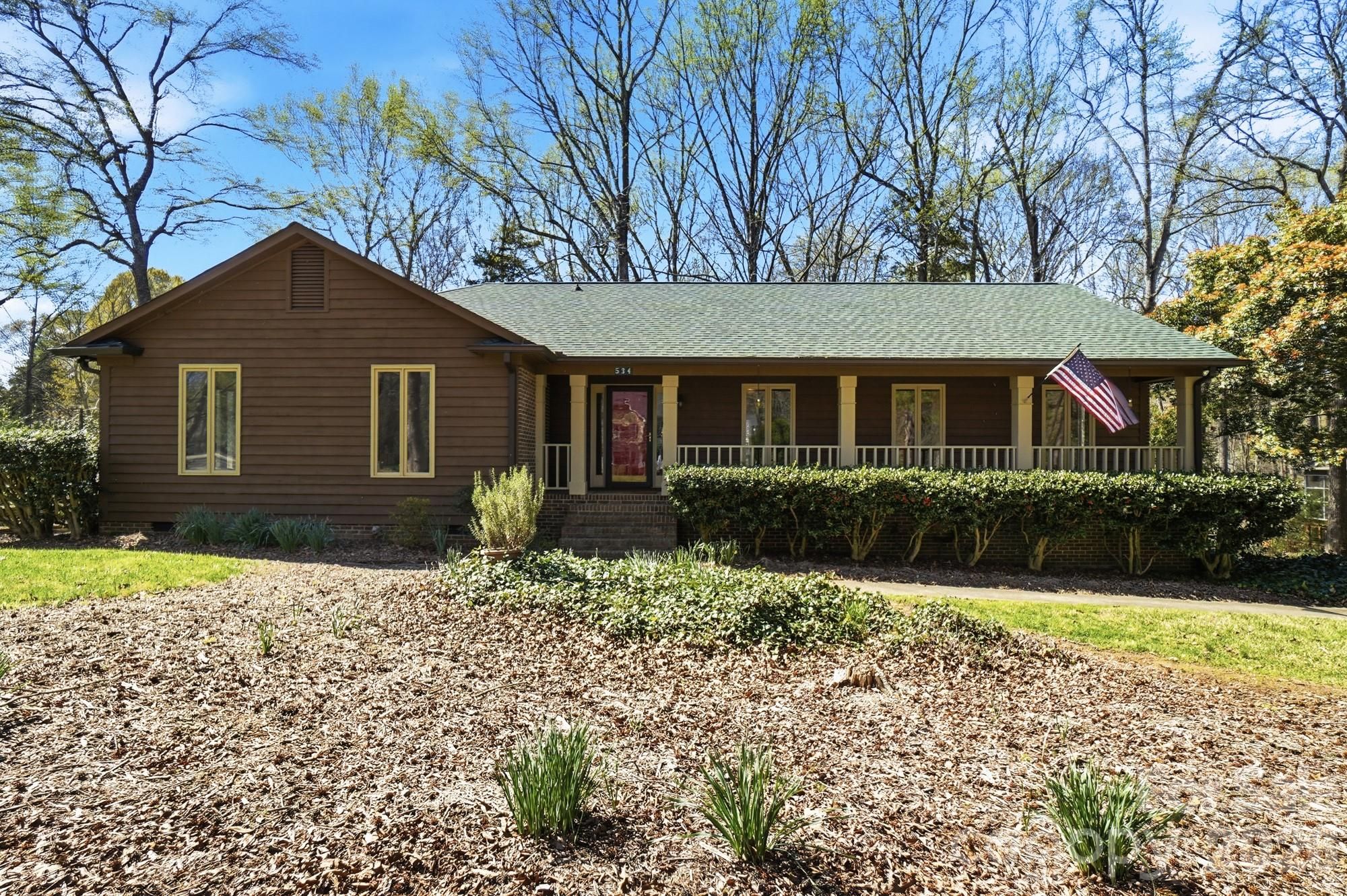 534 Aldeborough Lane