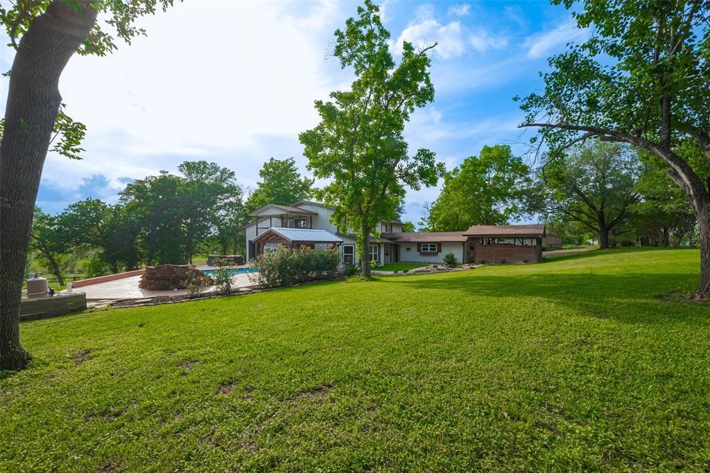35523 Pontiac Drive