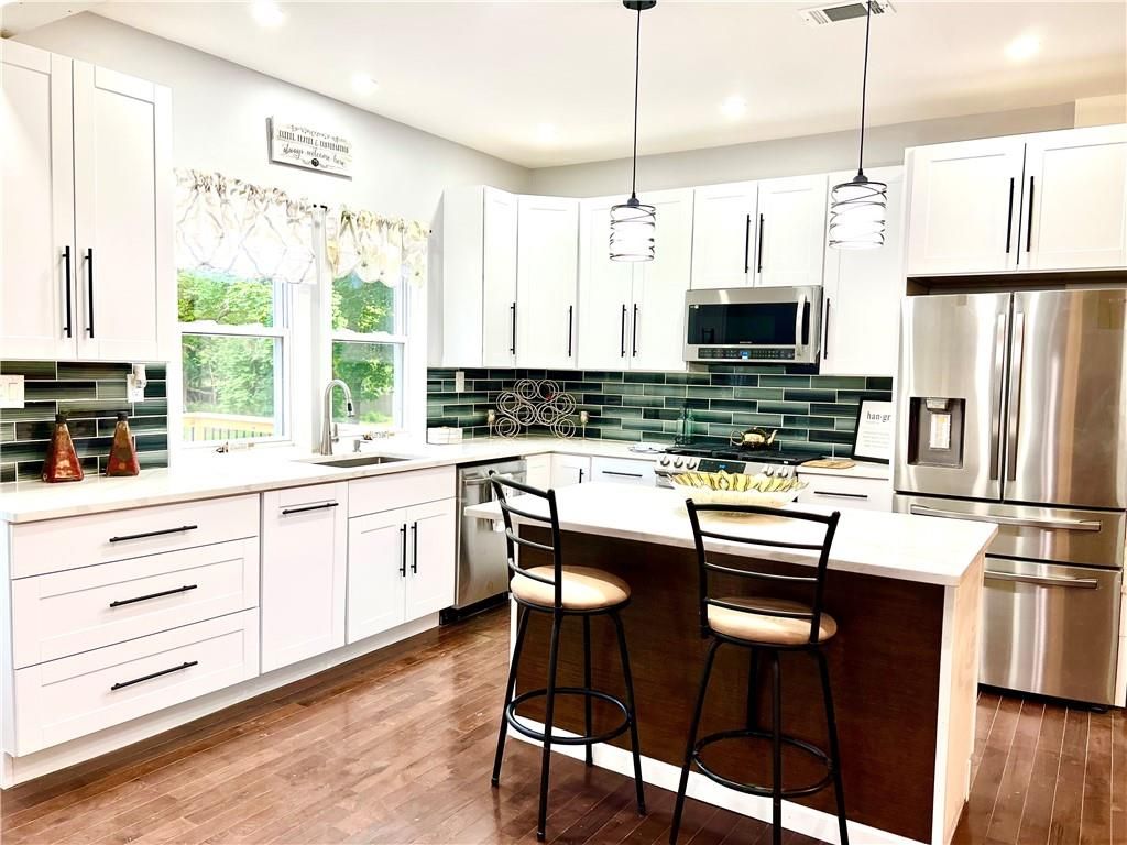 11 Dolson Avenue