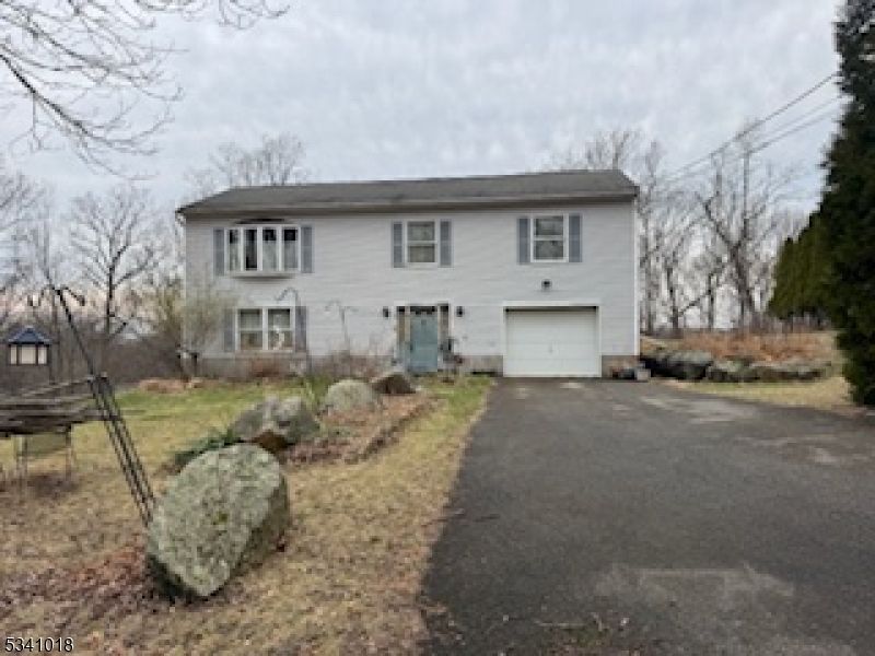 19 Crestview Ln