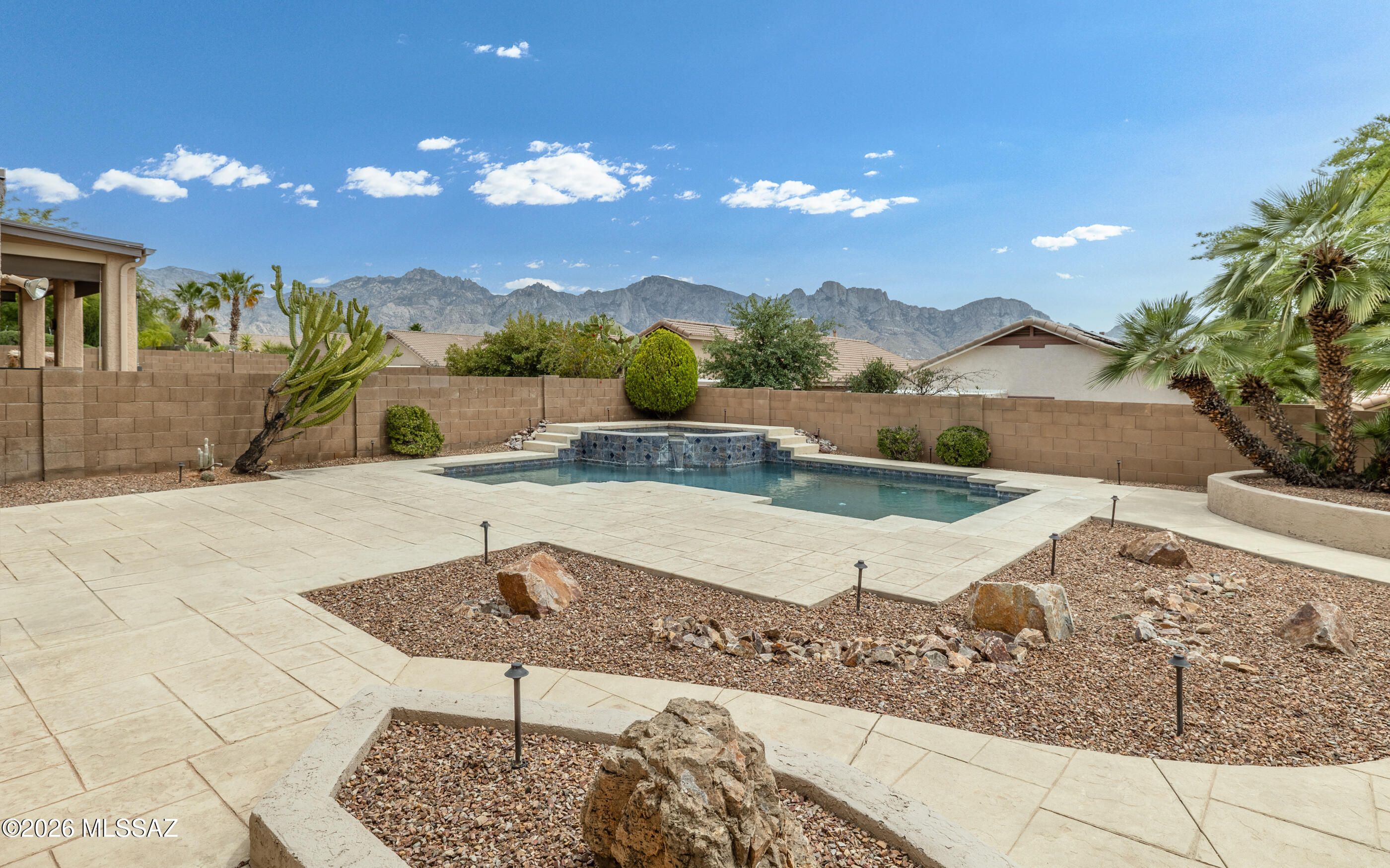 2196 E Rio Vistoso Lane