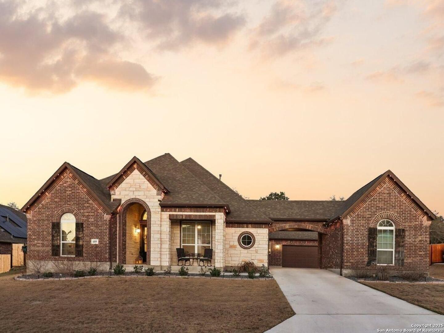 689 Lilly Bluff