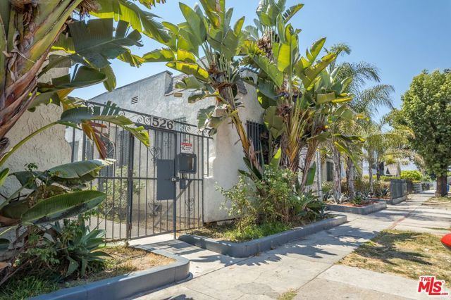 526 W 47th Street