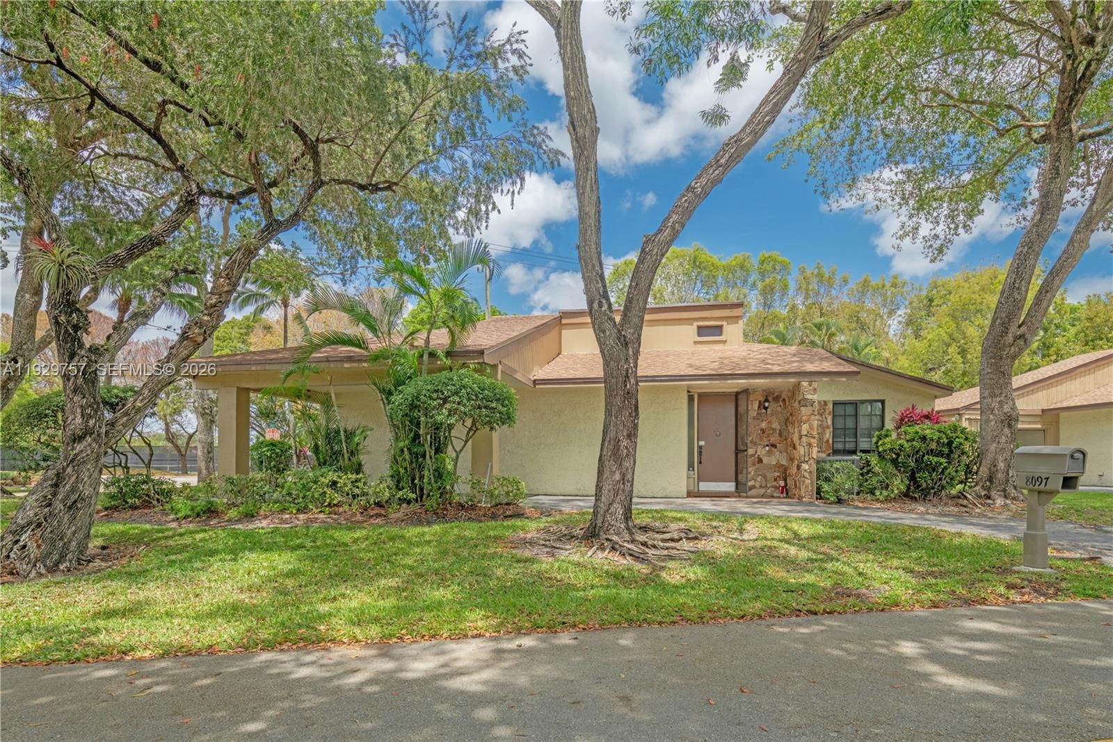 8097 Royal Palm Circle