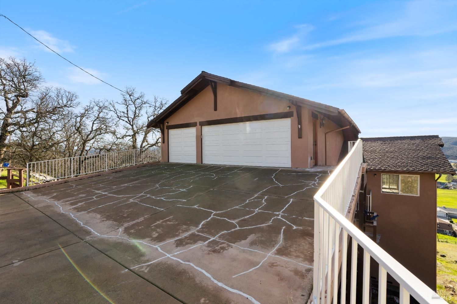 18699 Lakeridge Circle