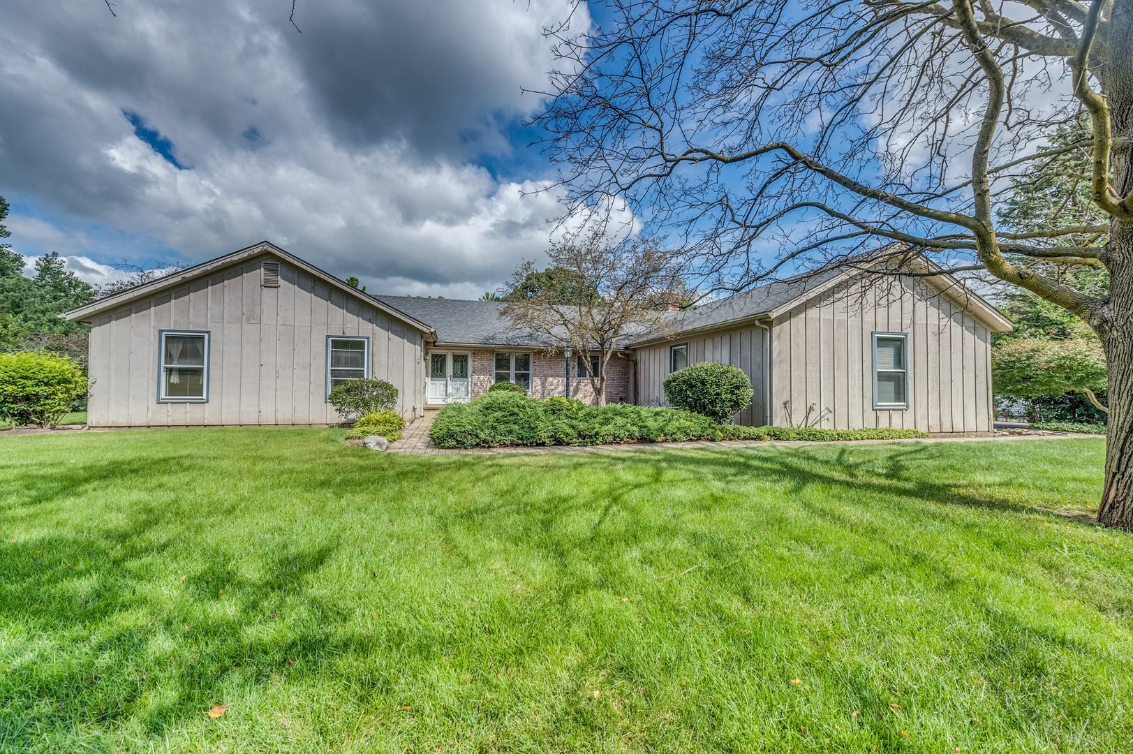 42w668 Steeplechase Drive