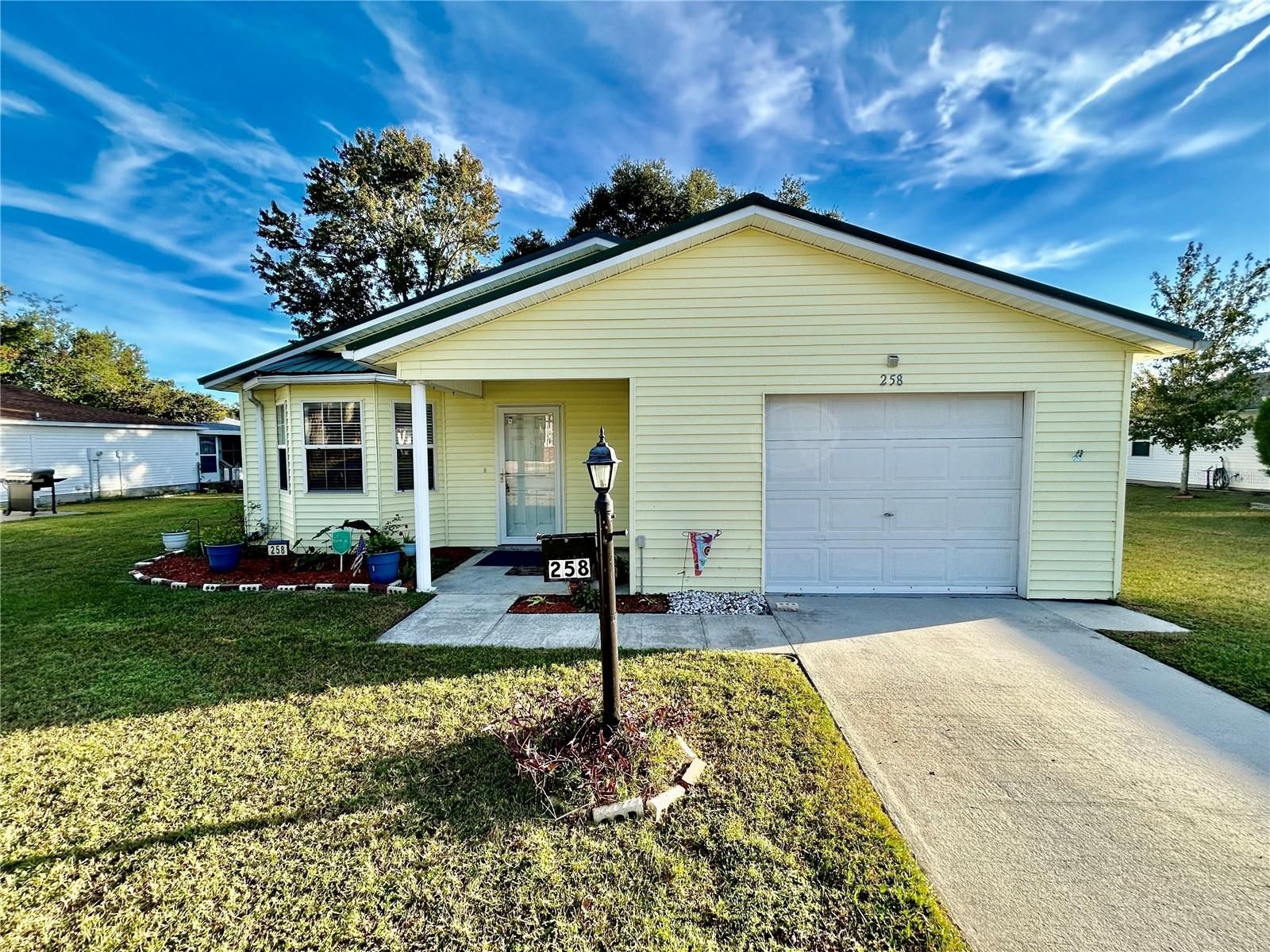 258 Se Rosewood Circle