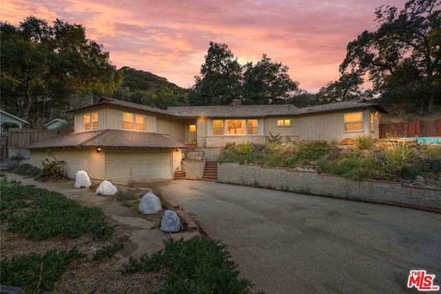 9747 Haines Canyon Avenue