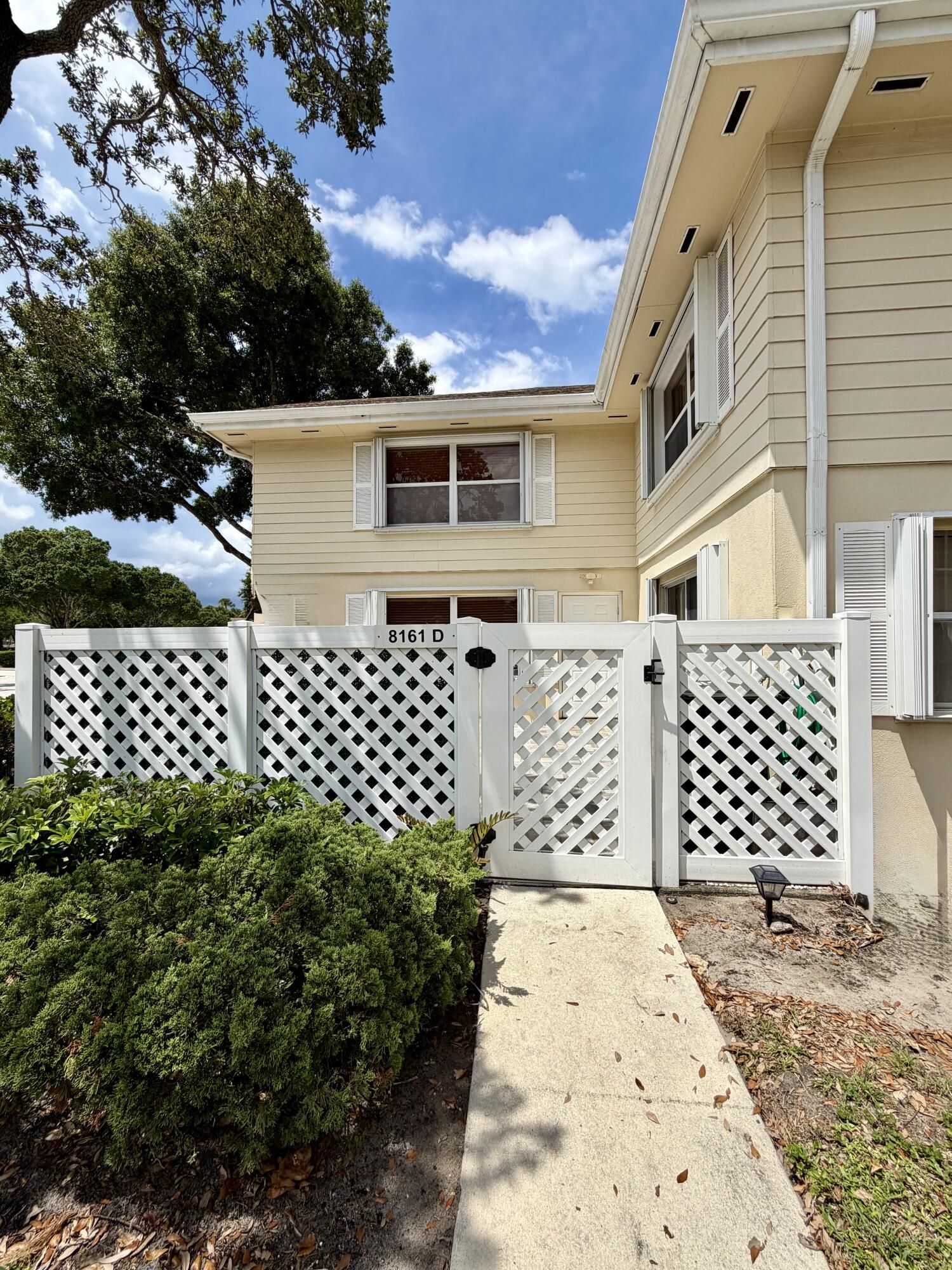 8161 Andover Court 61d