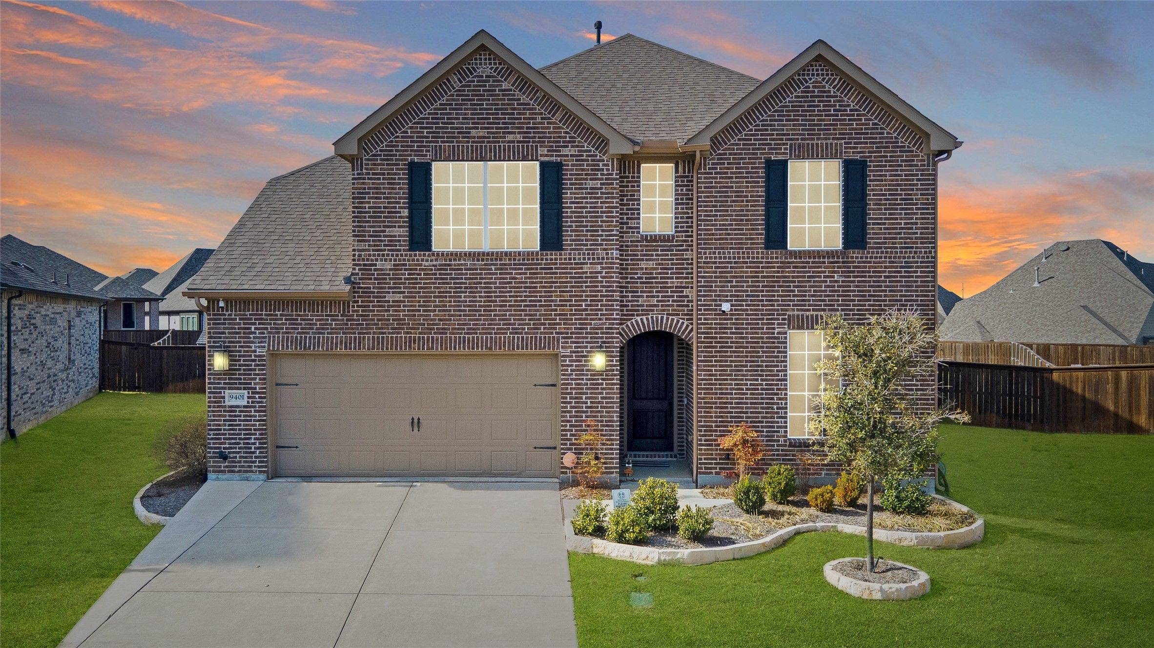 9401 Trailway Dr