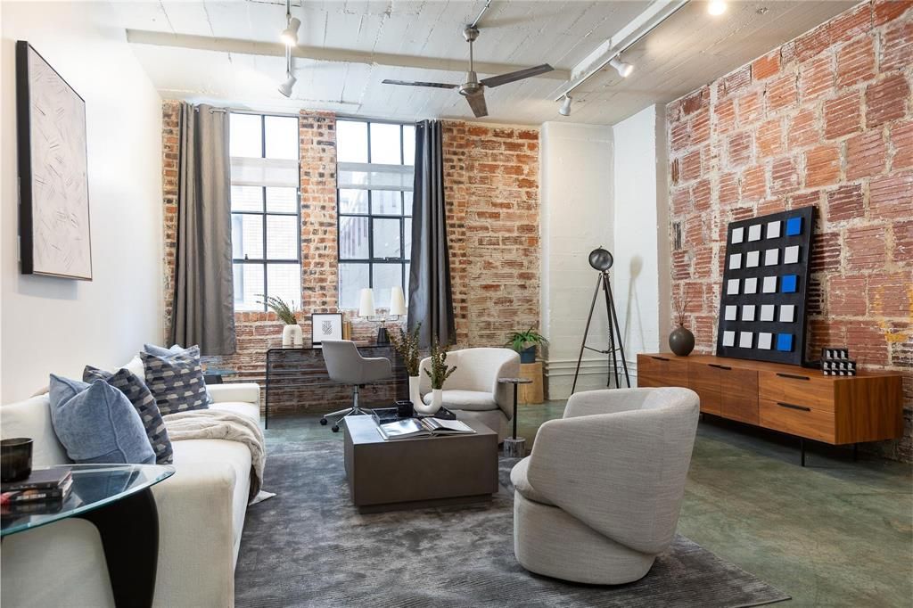 1122 Jackson Street 320