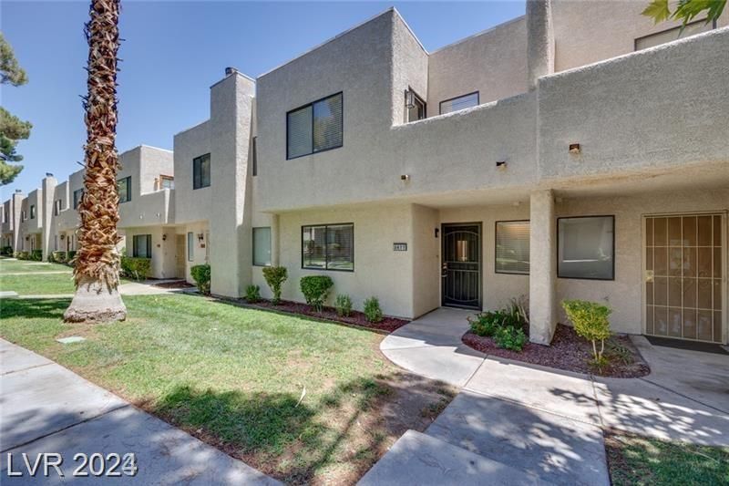 2677 Ruthe Duarte Avenue