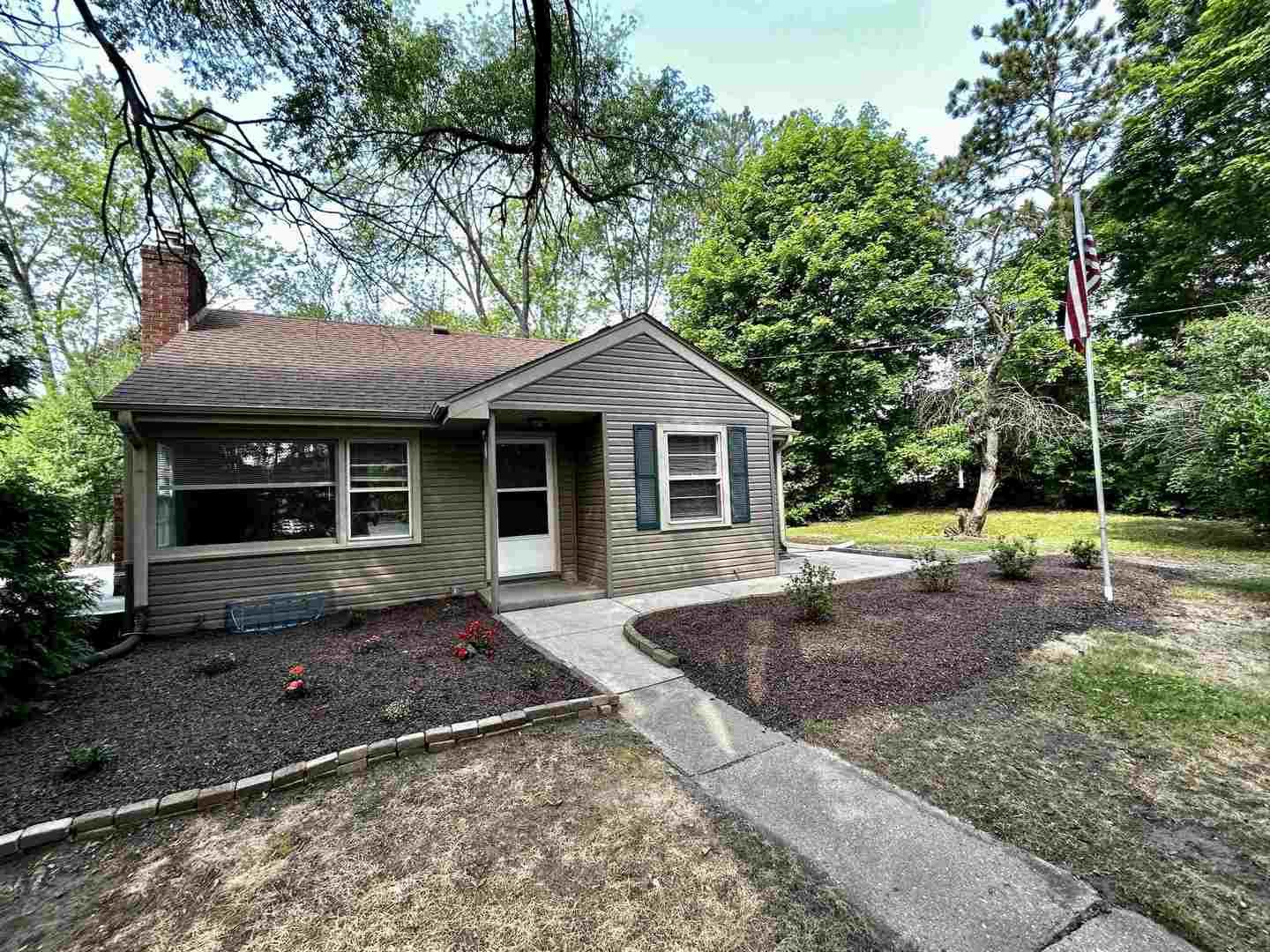 4713 East Lawn Drive
