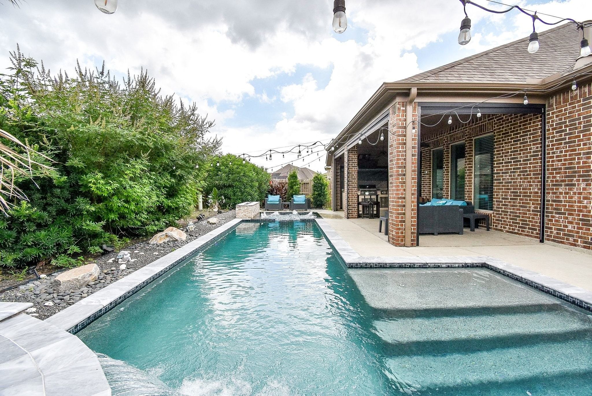 9214 Holloway Cliff Lane