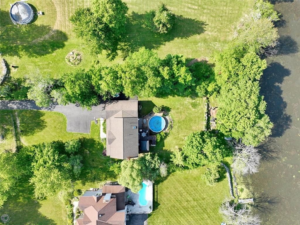 55 Lakeside Drive