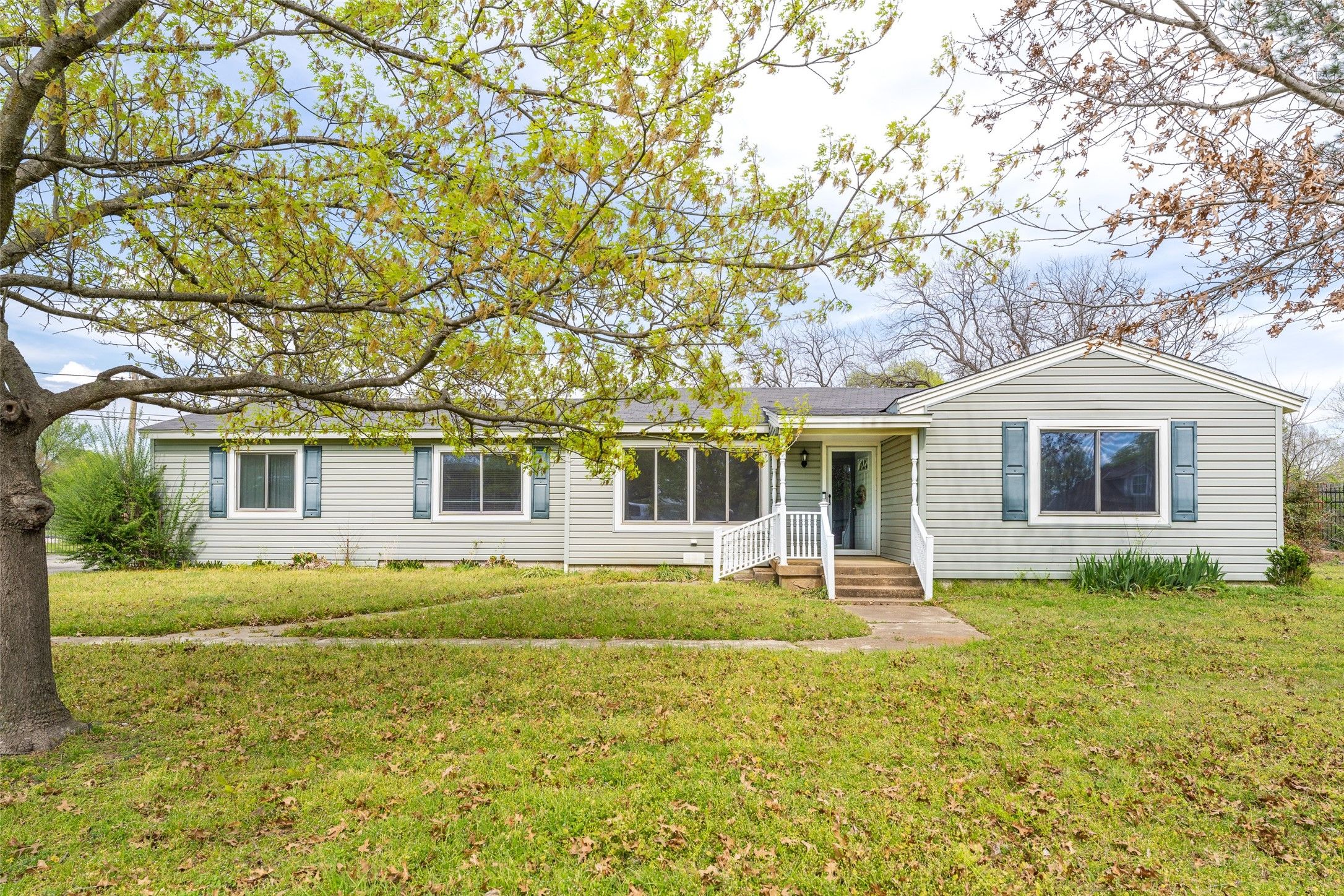 2911 Roosevelt Drive