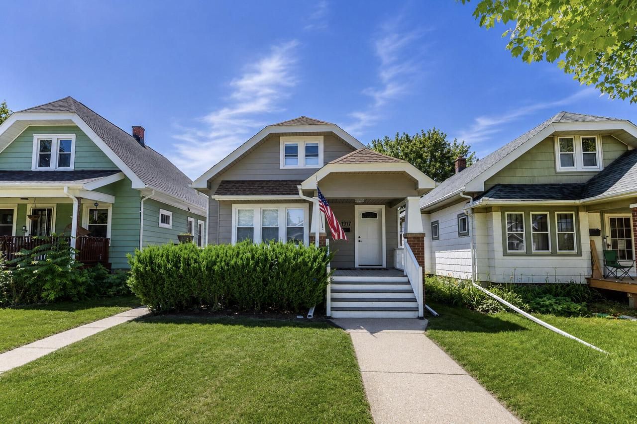 1917 S 71st Street