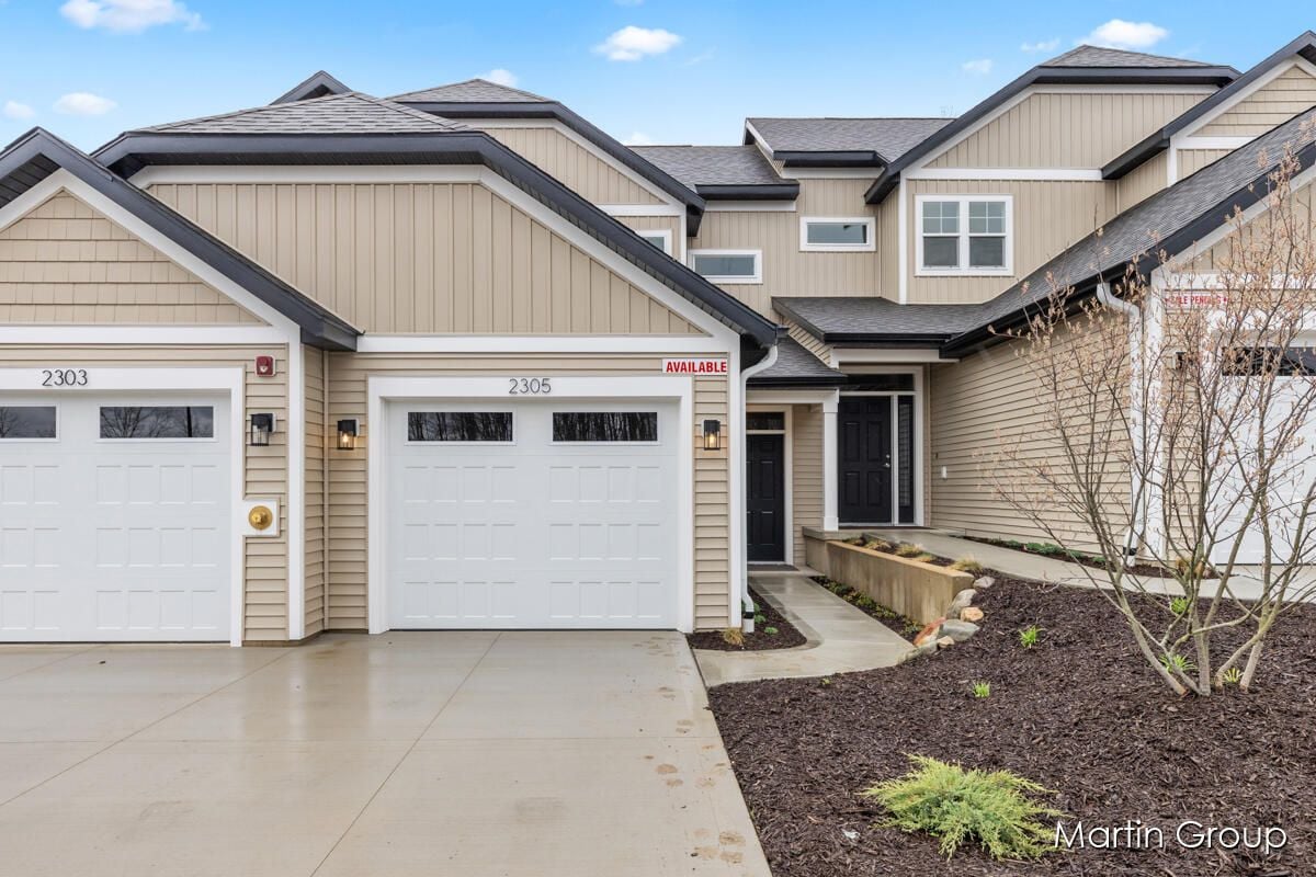 2275 Watertown Way Ne