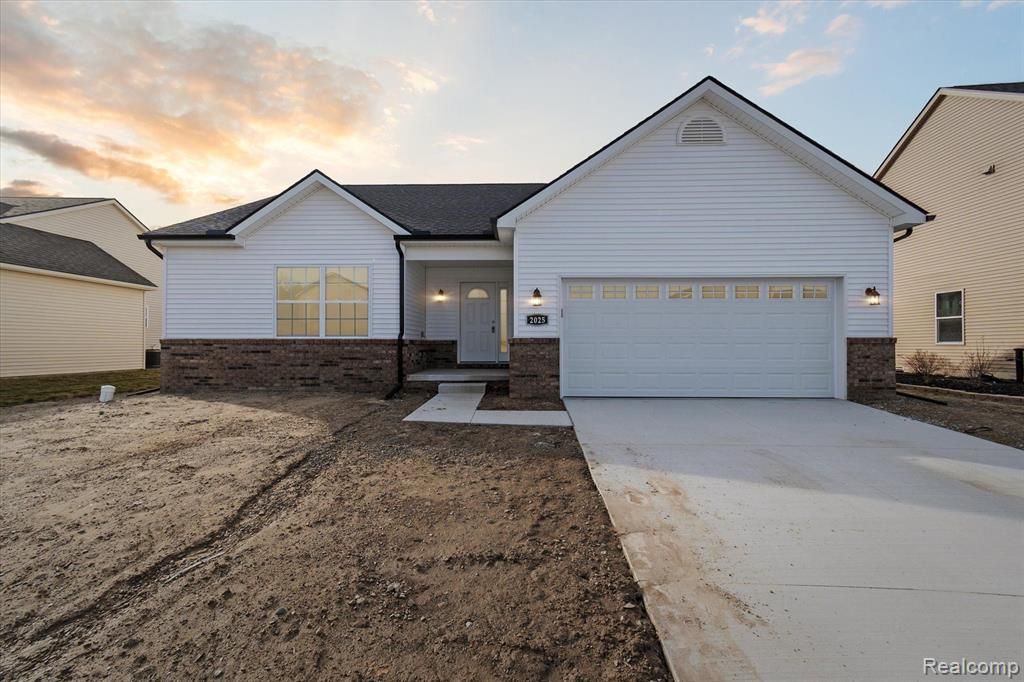 2025 Carson Lane