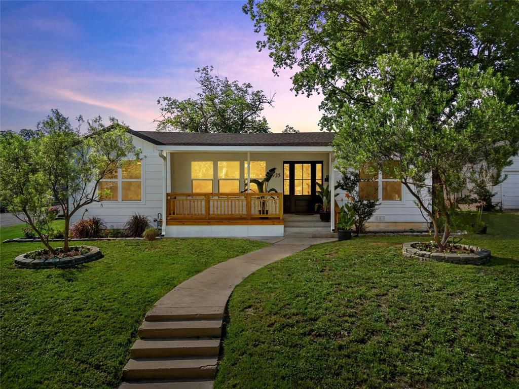 2925 Edmond Avenue