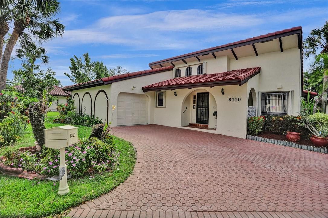 8110 Hibiscus Circle