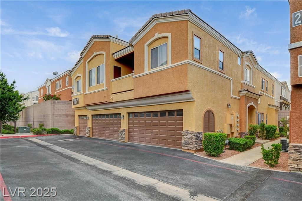 9303 Gilcrease Avenue 1056