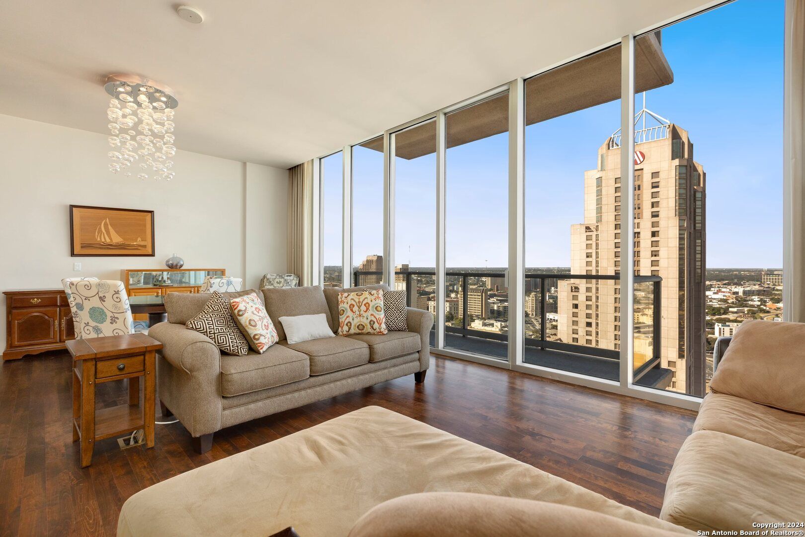 610 E Market St 2510