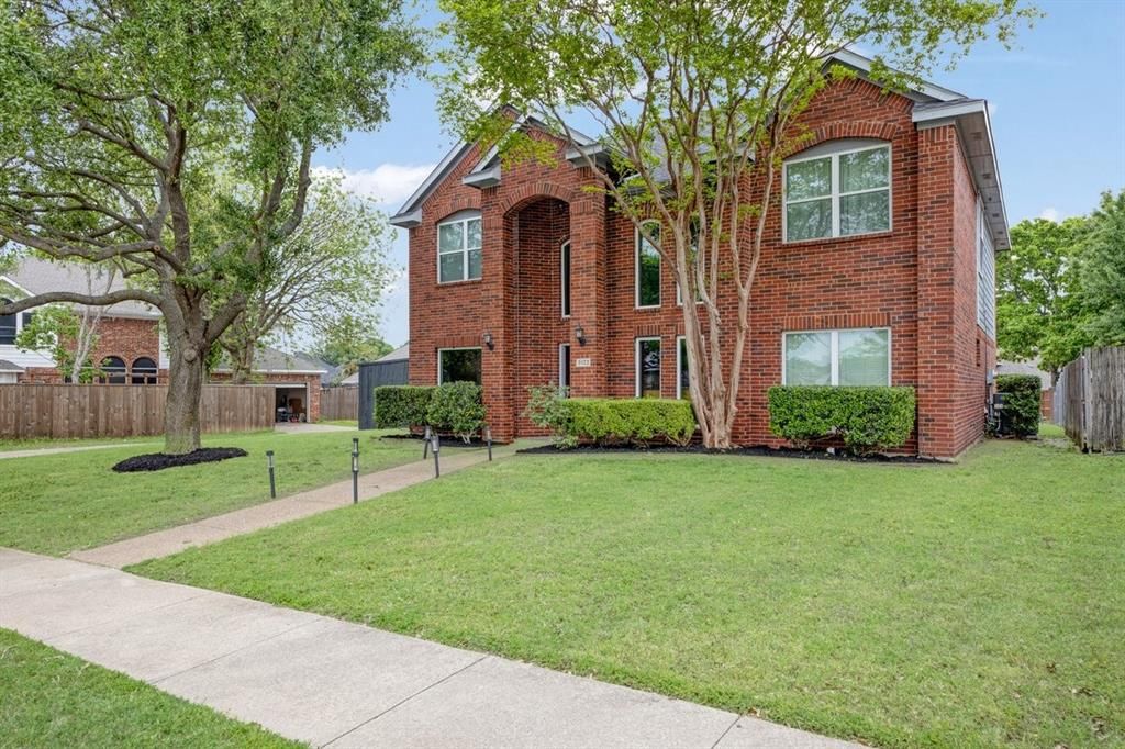 9122 Woodlake Drive