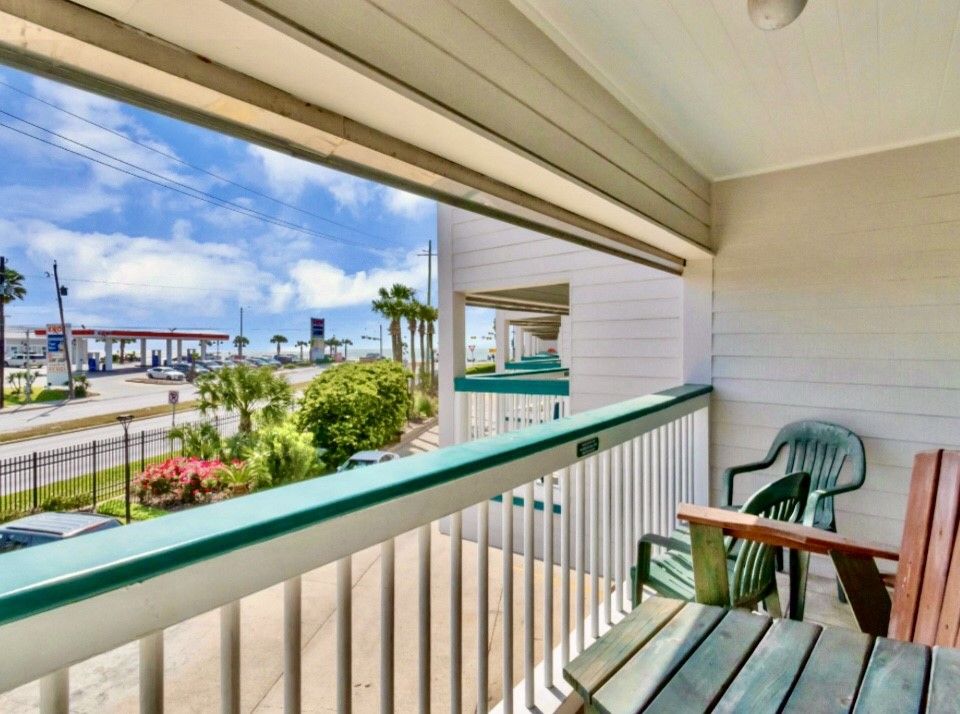 6102 Seawall Blvd 111