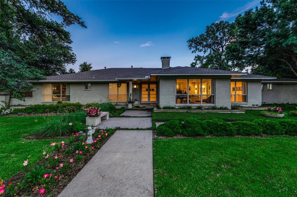 4718 Hallmark Drive