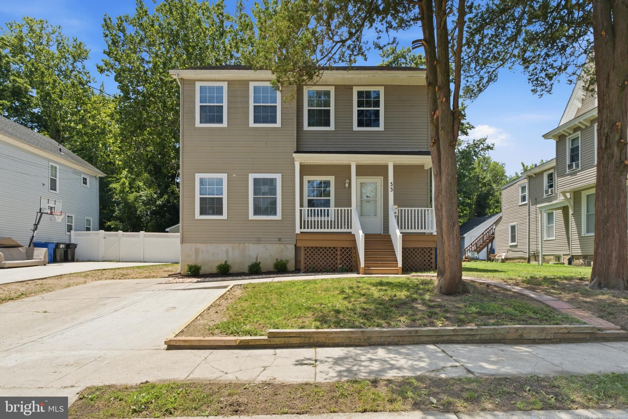 33 Hopkins Street