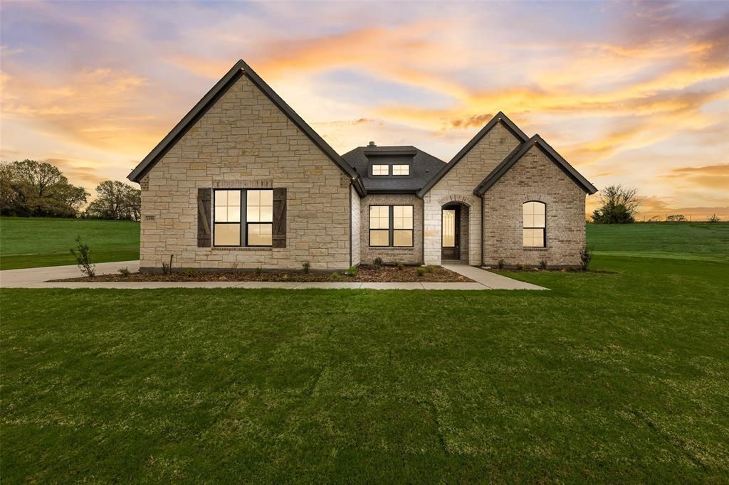 1090 Julian Drive