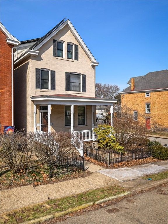 500 Lloyd St
