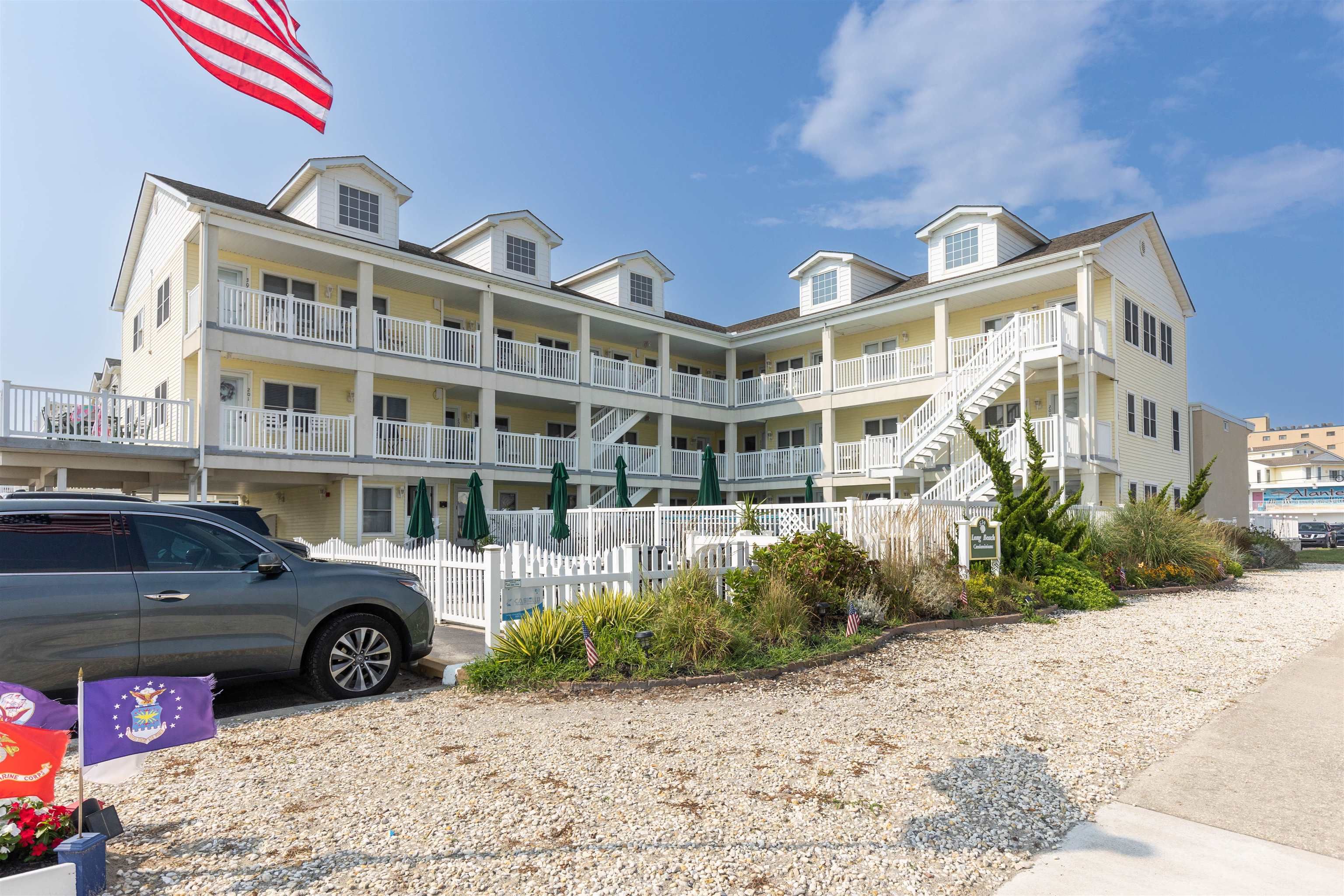 539 E 9th Avenue 305