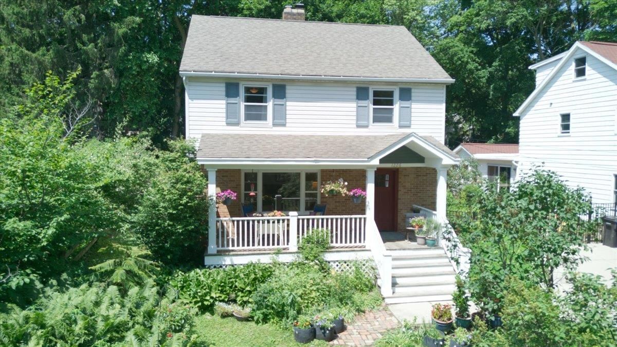 1226 Wellesley Road