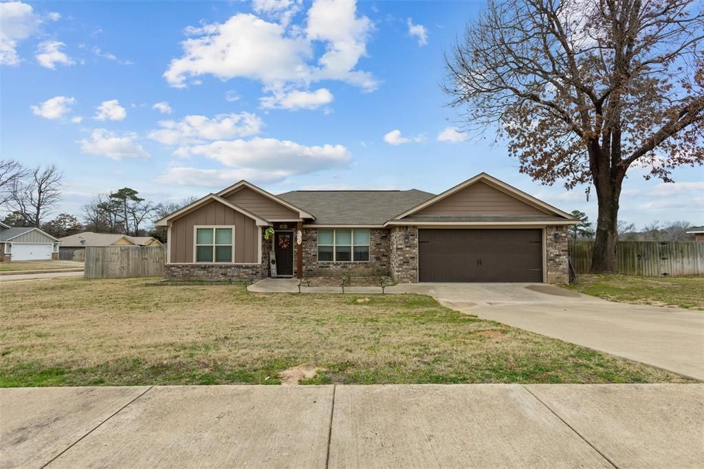 402 Mission Crest Circle